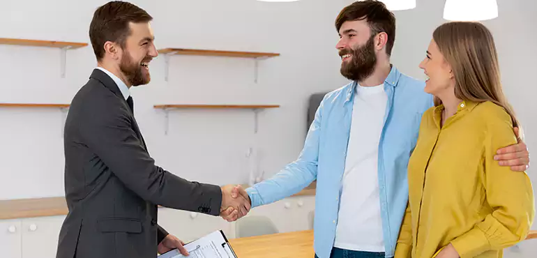 Why Choose Des Moines Home Buyers to Sell Your Condo Fast in Des Moines, IA?