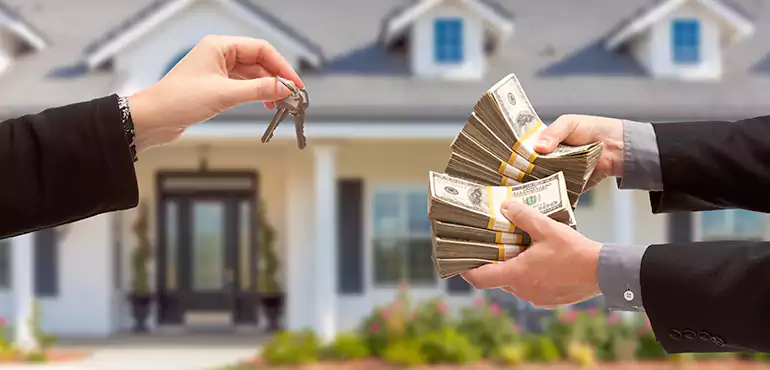 Why Des Moines Homeowners Choose Us Over Other Buyers
