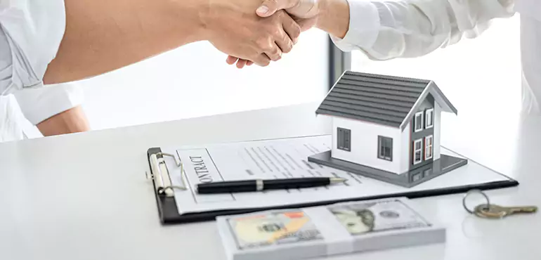 Why Choose Des Moines Home Buyers to Buy Your Home Off Market On Cash in Des Moines, IA?