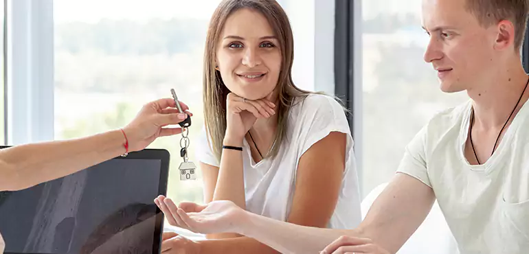 Why Choose Des Moines Home Buyers to Sell Your House Our Investors in Des Moines, IA?