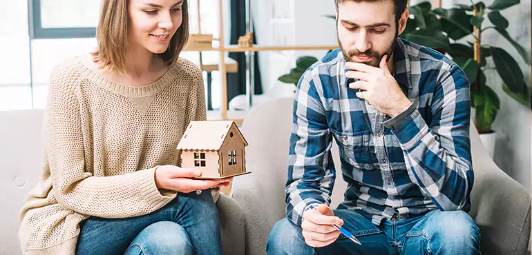Why Homeowners Trust Des Moines Home Buyers to Sell House With Liens in Des Moines