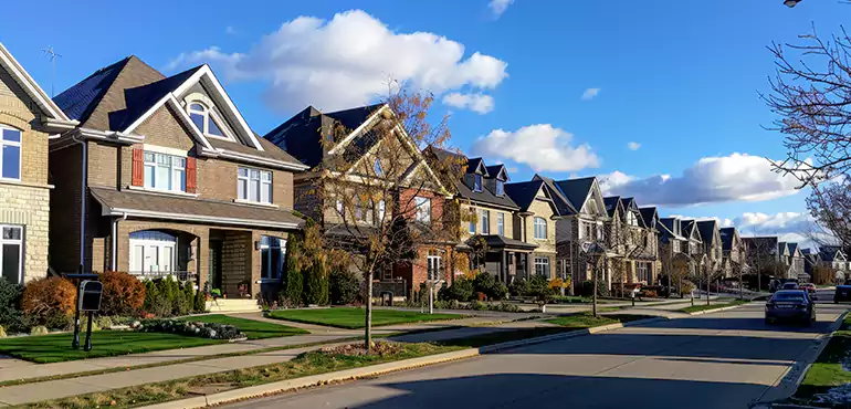 Why Choose Us for Selling Your Foreclosed House in Des Moines, IA?