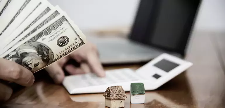 Why Choose Des Moines Home Buyers For Selling A Quick House in Des Moines, IA?