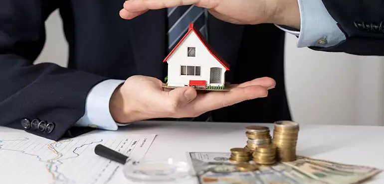 Who Do We Buy Houses From in Des Moines, IA?