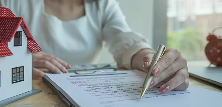 We Buy Homes to Help You Pay Off Debt – No Repairs or Upgrades Needed in Des Moines, IA